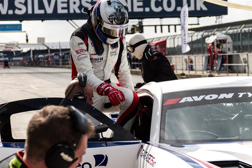 Sammen med norske Aleksander Schjerpen kører Morten Dons i British GT-mesterskabet
(Foto: Gripping Media ApS)
